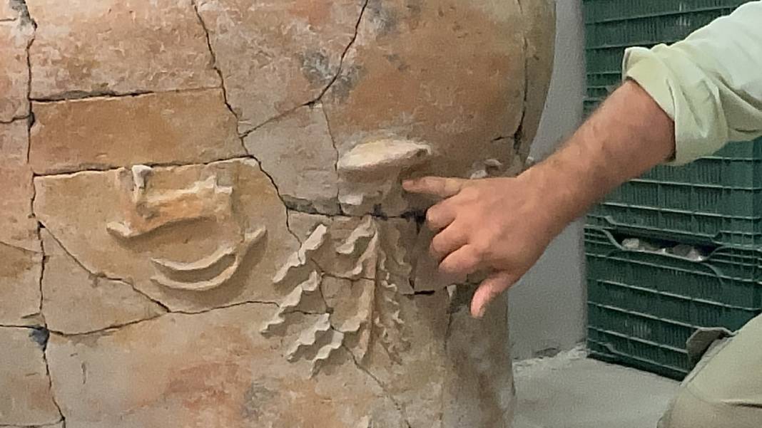Konya'da insan yüzlü 5 bin yıllık küp bulundu! Orada yaşamayı reddetmişler 6